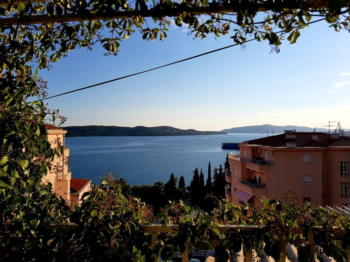 Adriatic Apartments Traù Esterno foto