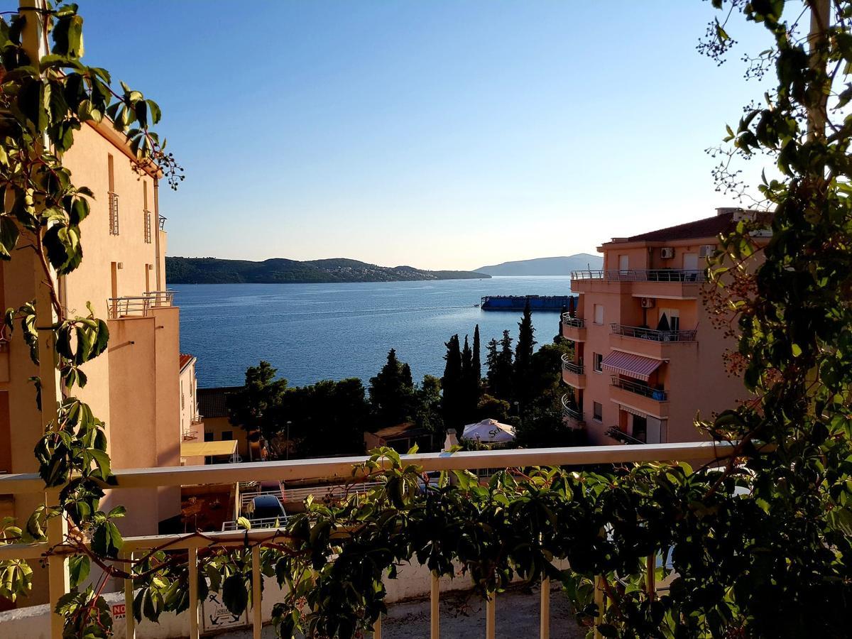 Adriatic Apartments Traù Esterno foto