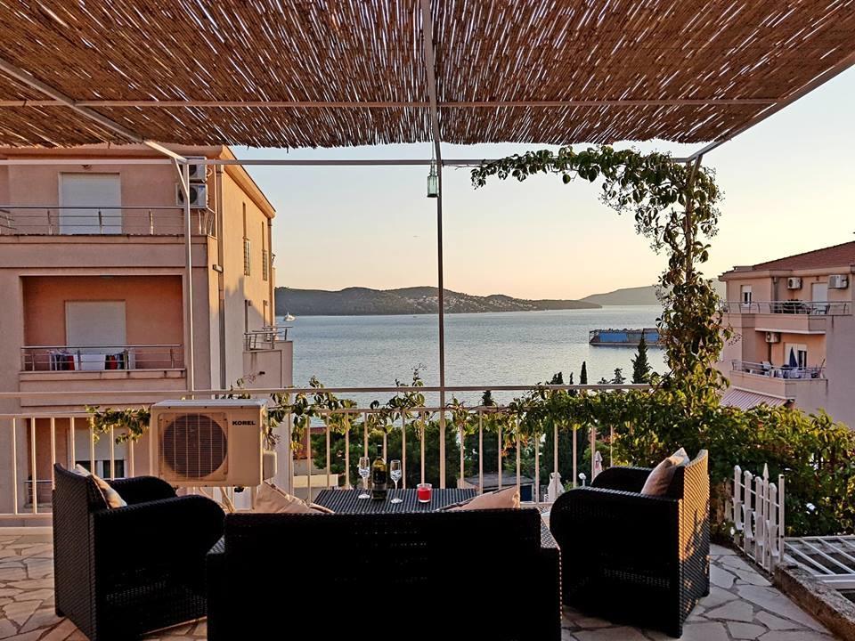Adriatic Apartments Traù Esterno foto